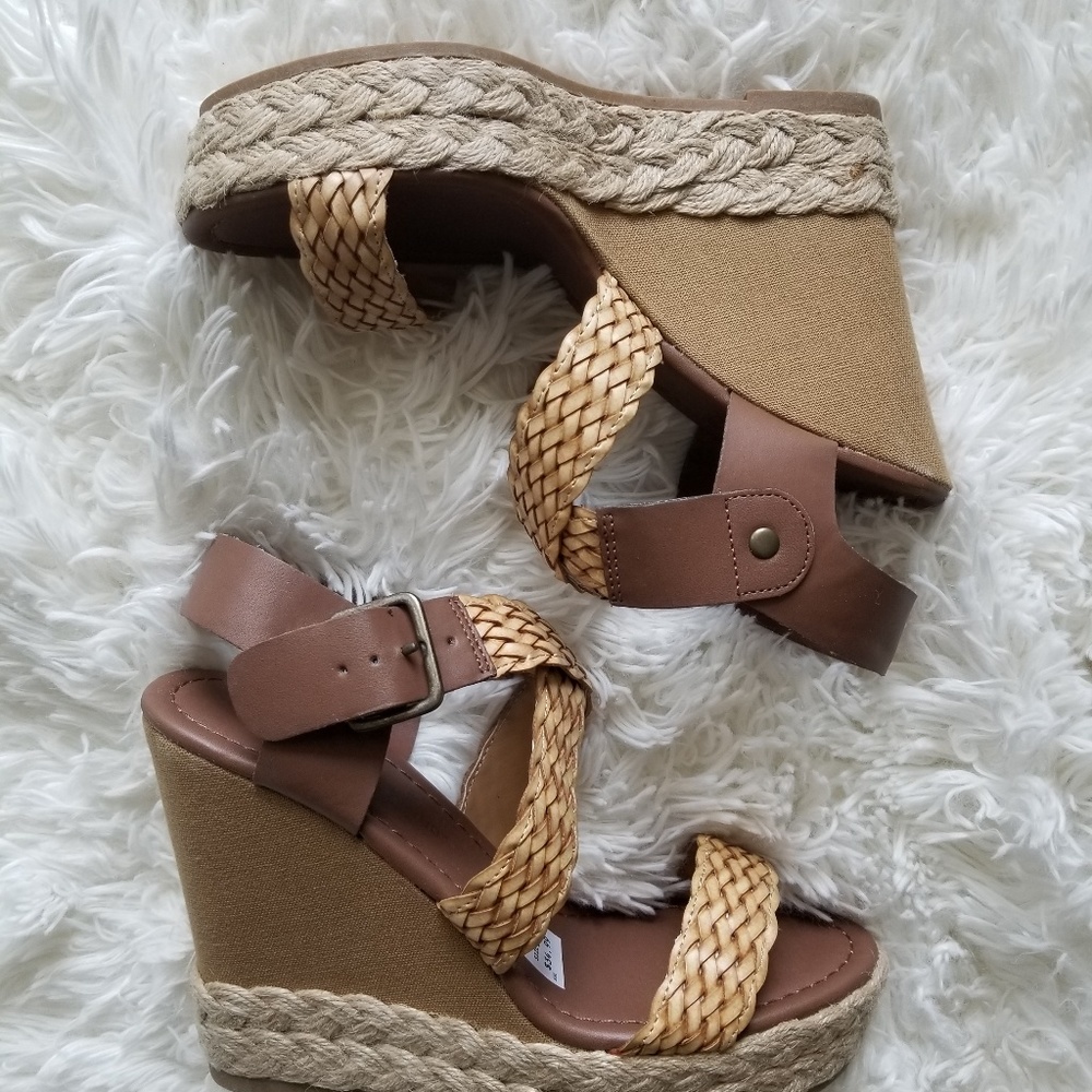 Platform sandals